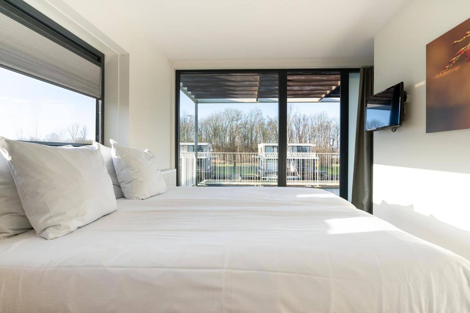 Hello Zeeland - Veerse Wende - Lamsoor 5 *